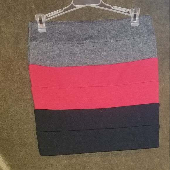 Mandee Womens small colorblock stripe mini skirt - Picture 2 of 3